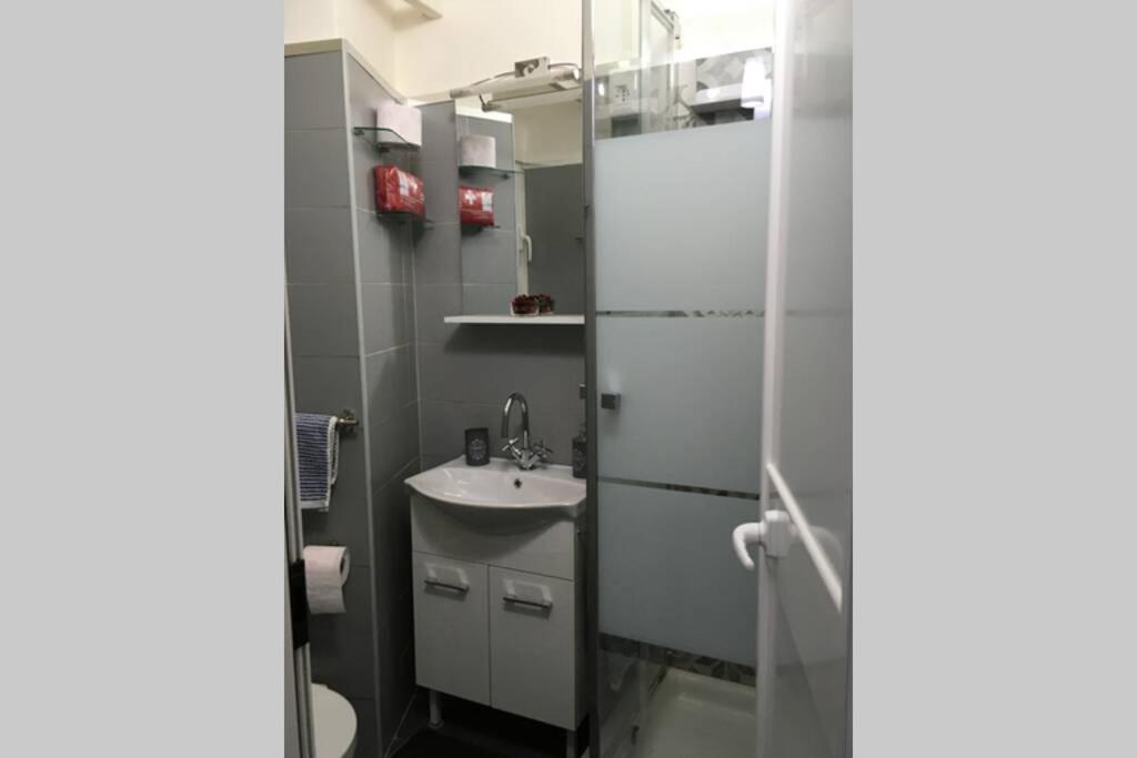 Diana Guest House Генуя Екстер'єр фото